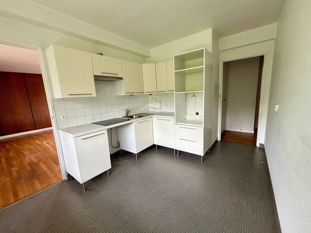 3 bedrooms Apartment in Louveciennes, France No. 172014