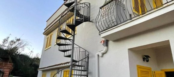 Квартира с 3 комнатами в Балестрате, Италия № 165299 4