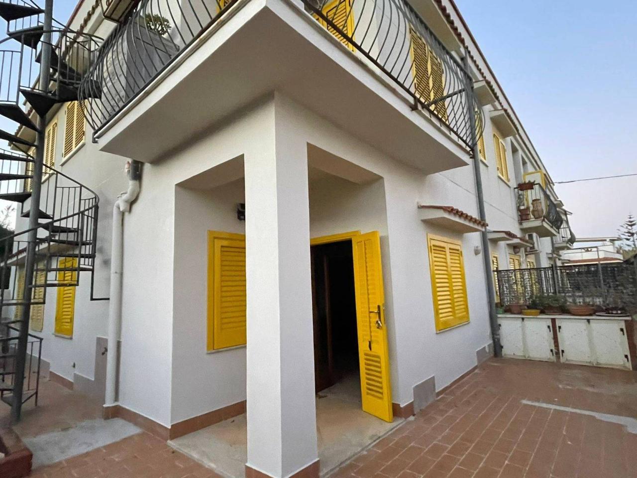 Квартира с 3 комнатами в Балестрате, Италия № 165299