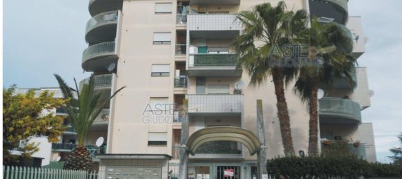 Дом с 11 комнатами в Анцио, Италия № 99219 5