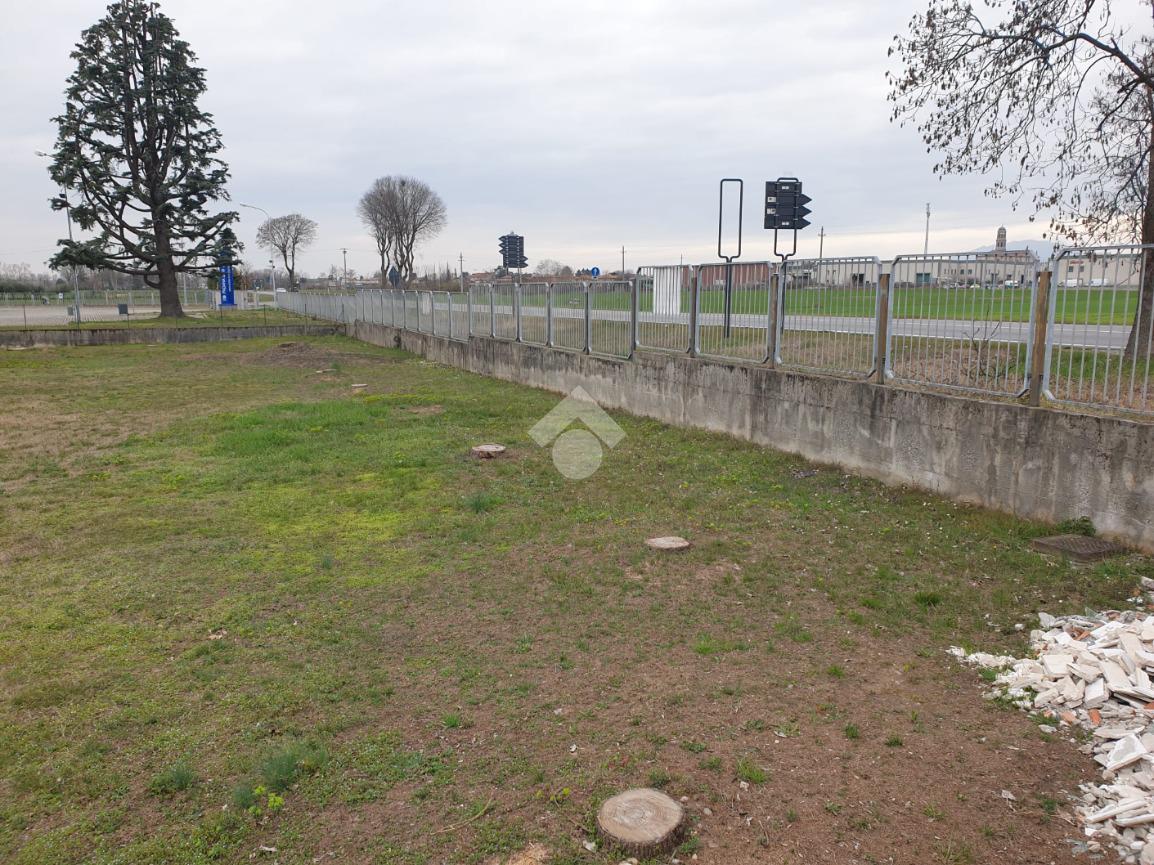 3800m² Land in Urgnano, Italy No. 172059