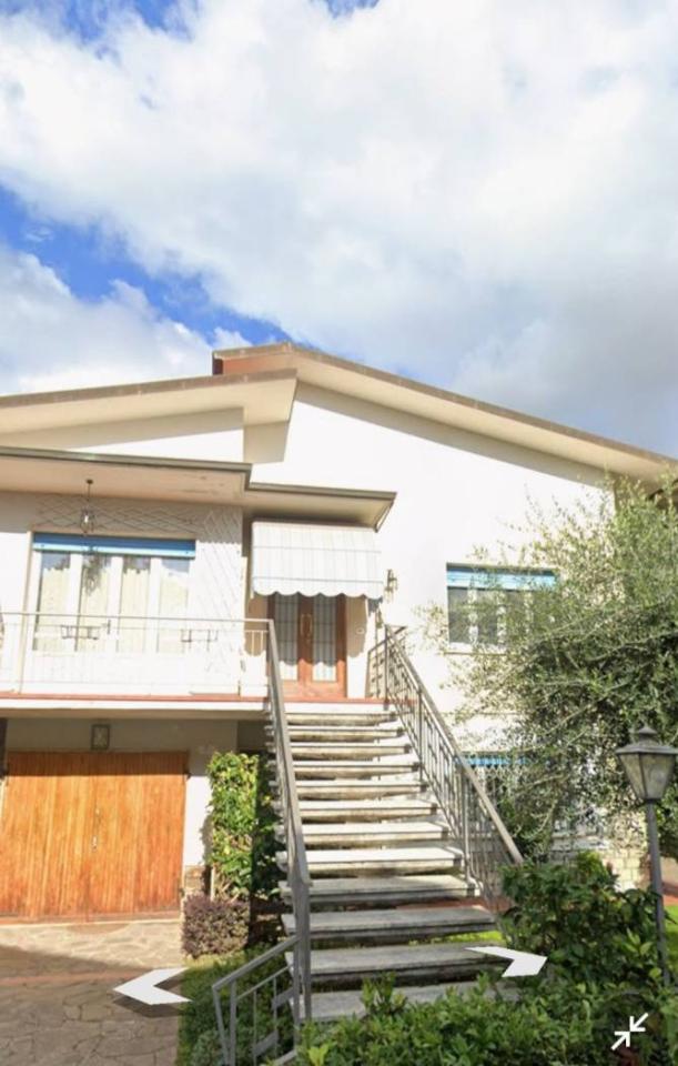 7 rooms Villa in Montecatini Terme, Italy No. 38158