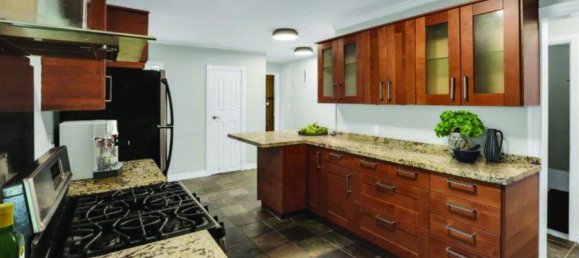 6 bedrooms House in Grimsby, Canada No. 390 11