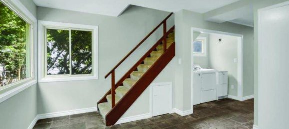 6 bedrooms House in Grimsby, Canada No. 390 12