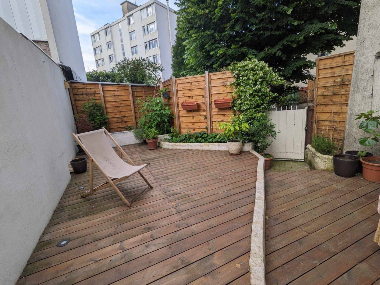 Квартира с 3 комнатами в Ла-Гарен-Коломб, Франция № 329023