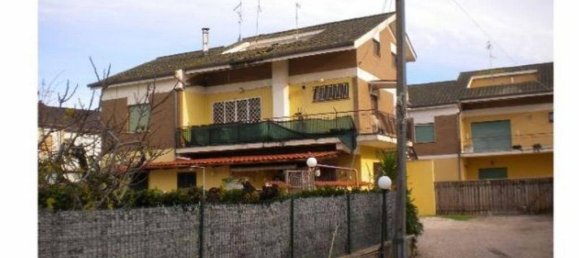 6 bedrooms Apartment in Ardea, Italy No. 9005 2