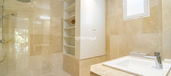 4 bedrooms Penthouse in Marbella, Spain No. 149826 14