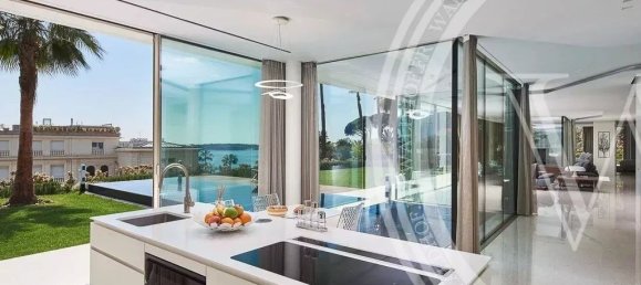 5 bedrooms Villa in Cannes, France No. 246469 7