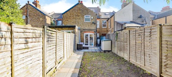 3 bedrooms House in Watford, United Kingdom No. 6044 21