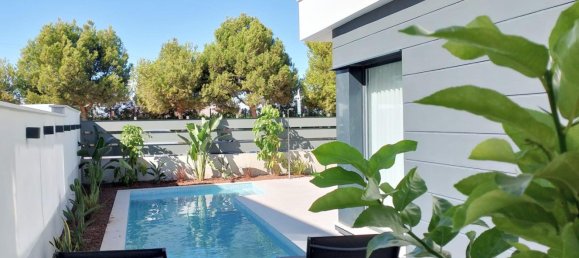 3 bedrooms Villa in Alicante, Spain No. 14467 5