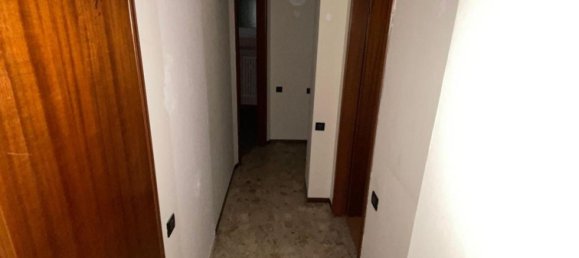 Apartamento de 3 habitaciónes en Brugherio, Italy No. 13564 3