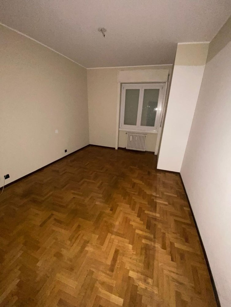 Apartamento de 3 habitaciónes en Brugherio, Italy No. 13564