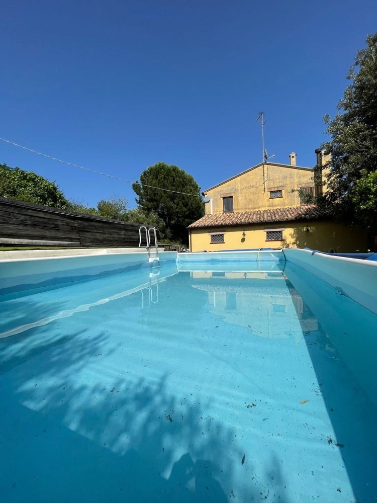 9 bedrooms House in Offagna, Italy No. 331705