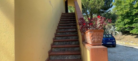 9 bedrooms House in Offagna, Italy No. 331705 2