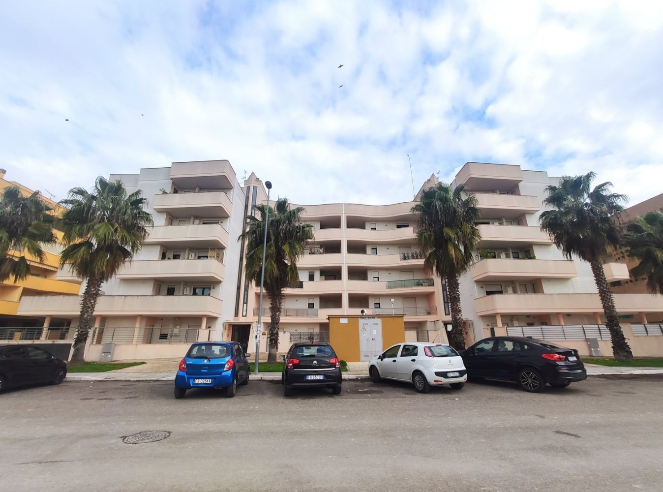 3 rooms Apartment in Lecce, Italy No. 155529