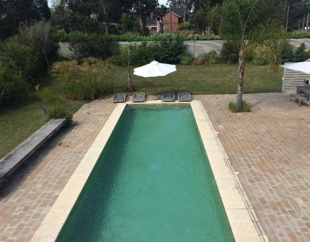 4 bedrooms House in Maldonado, Uruguay No. 11580