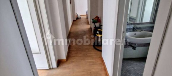 Oficina de 4 habitaciónes en Catania, Italy No. 112701 5