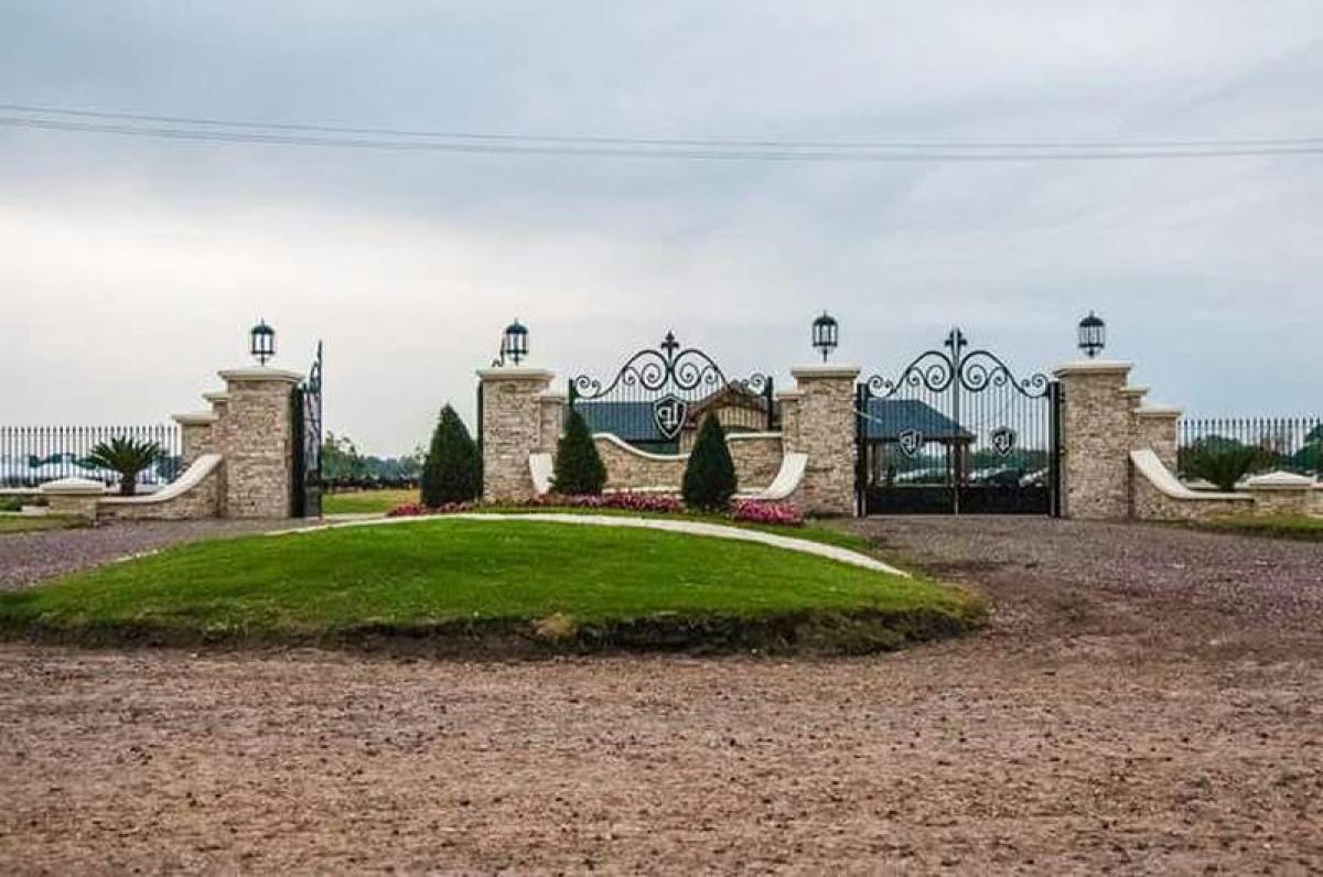  Land in Esteban Echeverria, Argentina No. 43216