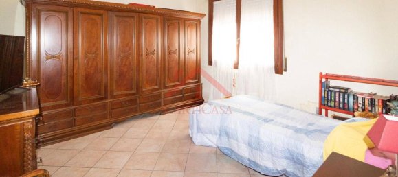 Дом с 4 комнатами в Карпи, Италия № 35973 21