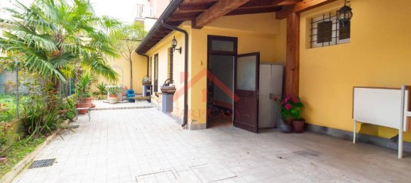 Дом с 4 комнатами в Карпи, Италия № 35973 40