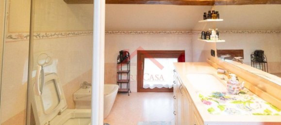 Дом с 4 комнатами в Карпи, Италия № 35973 39