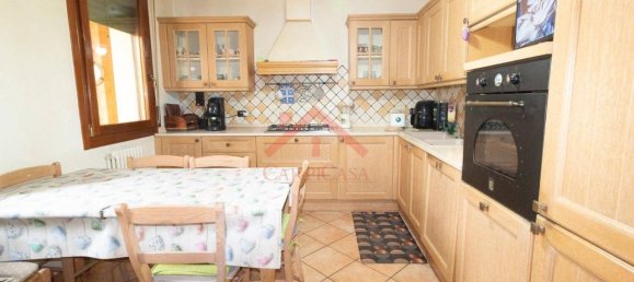 Дом с 4 комнатами в Карпи, Италия № 35973 14