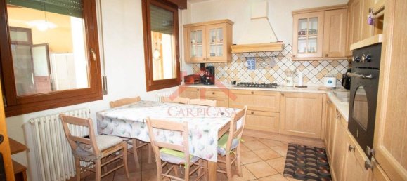 Дом с 4 комнатами в Карпи, Италия № 35973 8