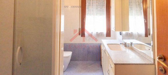 Дом с 4 комнатами в Карпи, Италия № 35973 27