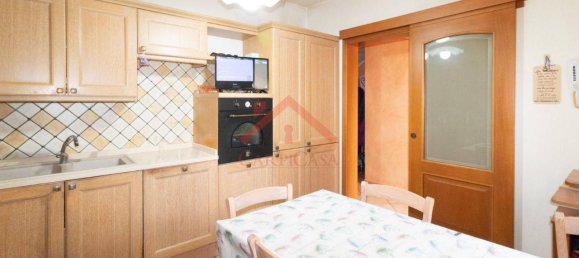 Дом с 4 комнатами в Карпи, Италия № 35973 12