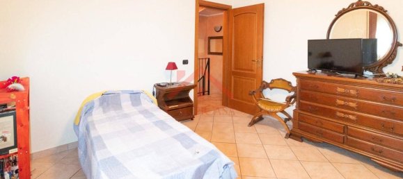 Дом с 4 комнатами в Карпи, Италия № 35973 26