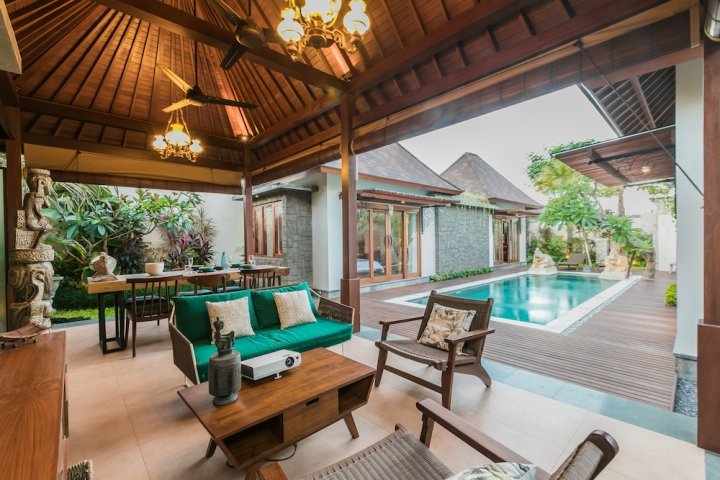 4 chambres villa à louer à Jimbaran, Badung, Bali, Indonesia № 3382