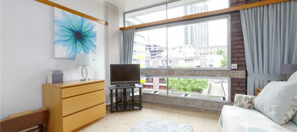 Studio in London, United Kingdom No. 3553 4