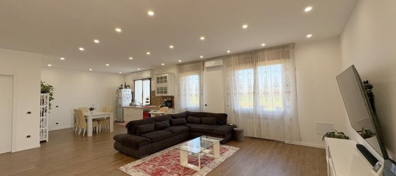 Casa de 4 habitaciónes en Bovolone, Italy No. 237430 4