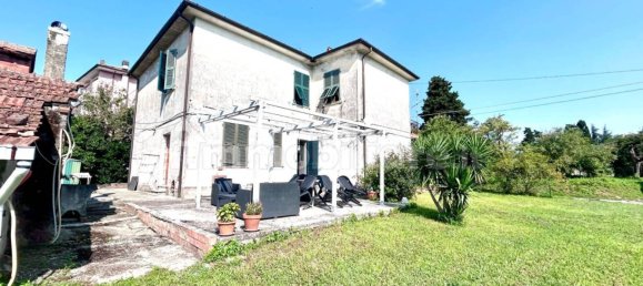 5 غرف نوم فيلا في Castelnuovo Magra, Italy رقم 293441 2