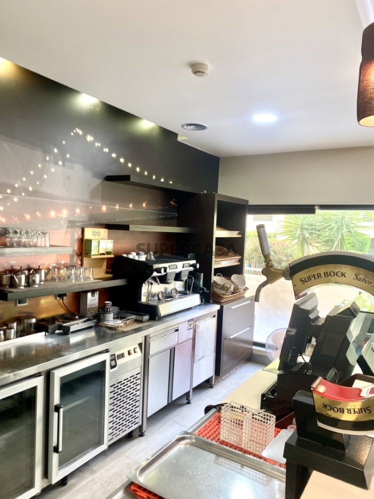 117m² Commercial property in Cascais, Portugal No. 349853