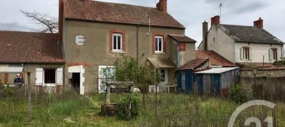 Casa de 6 dormitorios en Sancoins, France No. 215615 2