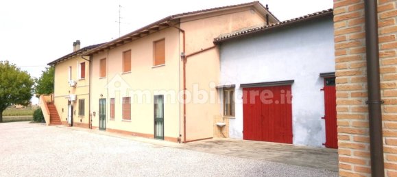 5 bedrooms House in Terre del Reno, Italy No. 306180 2