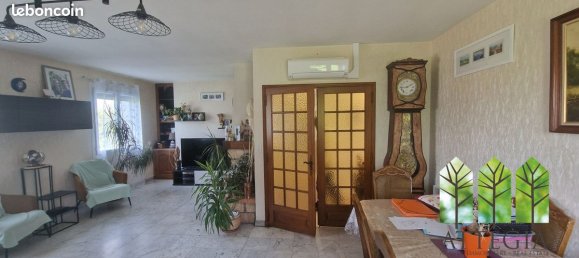 4 bedrooms House in Montgivray, France No. 272014 15