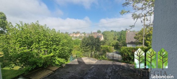 4 bedrooms House in Montgivray, France No. 272014 2