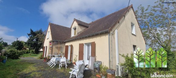 4 bedrooms House in Montgivray, France No. 272014 3