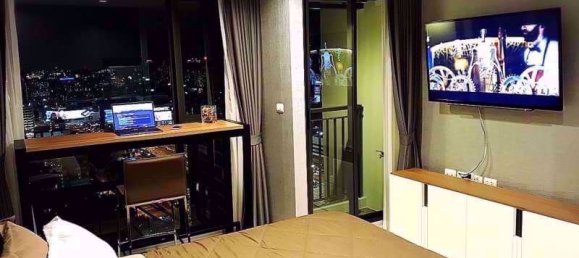 Studio in the Condo in Ratchathewi, Thailand No. 9744 2