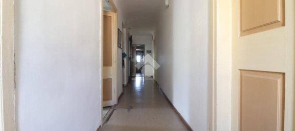 3 bedrooms Apartment in Trieste, Italy No. 260904 2