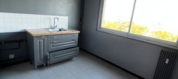 2 bedrooms Apartment in Poissy, France No. 279306 6