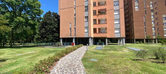 3 rooms Apartment in Milan, Italy No. 290542 3