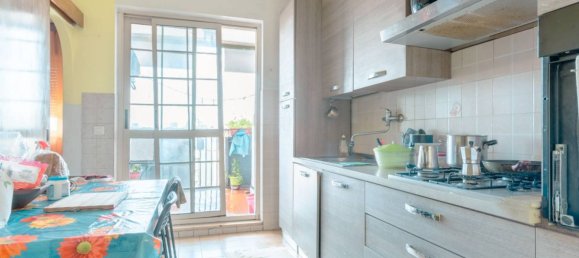 4 bedrooms Apartment in Rome, Italy No. 281108 7