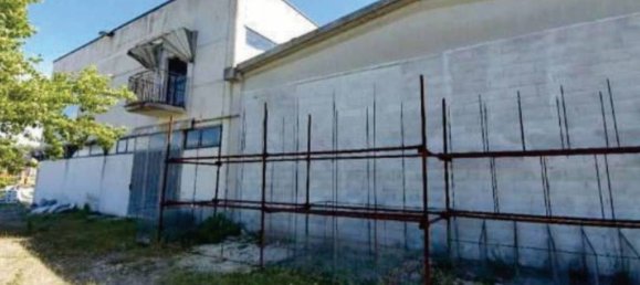 Imóvel comercial em Gualdo Cattaneo, Italy 978 m² N.º 346434 9