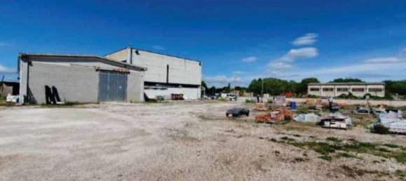 Imóvel comercial em Gualdo Cattaneo, Italy 978 m² N.º 346434 14