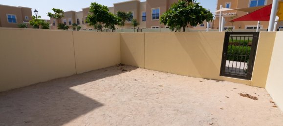 3 غرف نوم تاون هاوس في Dubai Land, UAE رقم 2705 6
