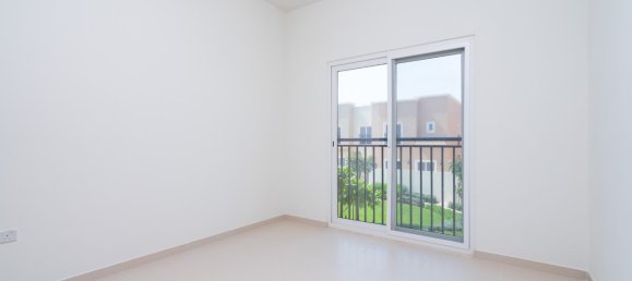 3 غرف نوم تاون هاوس في Dubai Land, UAE رقم 2705 7