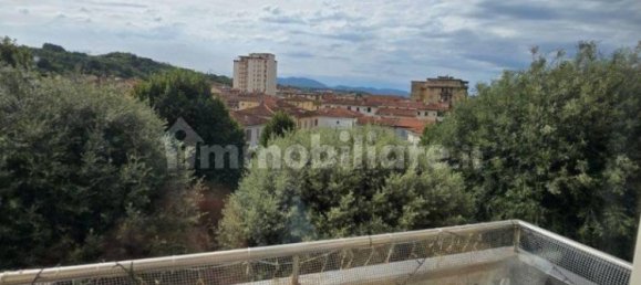 3 غرف نوم شقة في San Giovanni Valdarno, Italy رقم 269786 8